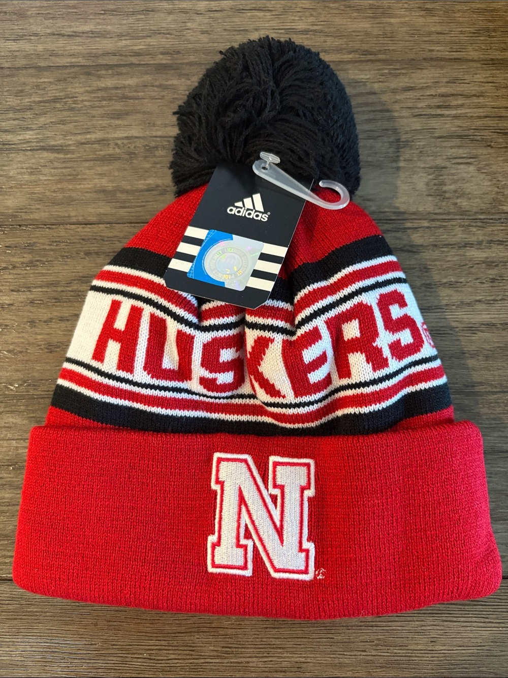 NWT [adidas] Nebraska Cornhuskers Huskers NCAA Cuffed Knit Pom Beanie Hat Youth - Picture 3 of 9